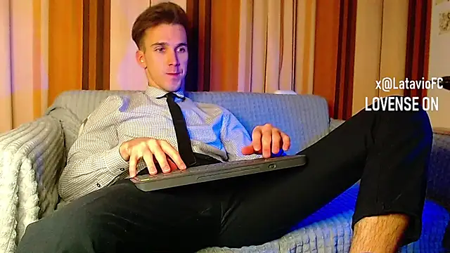 Midnighter  online show from 11/24/25, 09:03