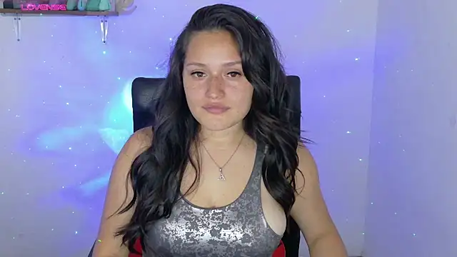 Snapshot of megan_doll2 chatting on 01/19/25, 01:53 megan doll2 online show from 01/19/25, 01:53