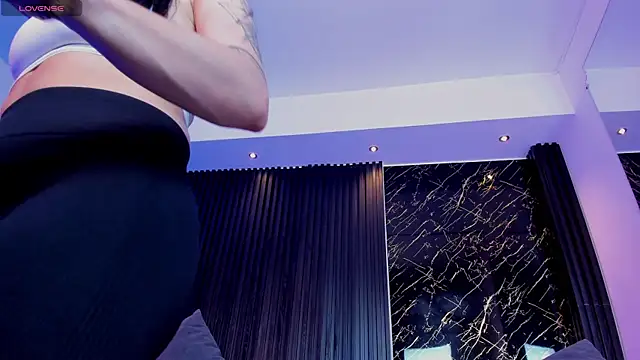 Snapshot of charlottewhitte chatting on 09/16/25, 11:11 charlottewhitte online show from 09/16/25, 11:11