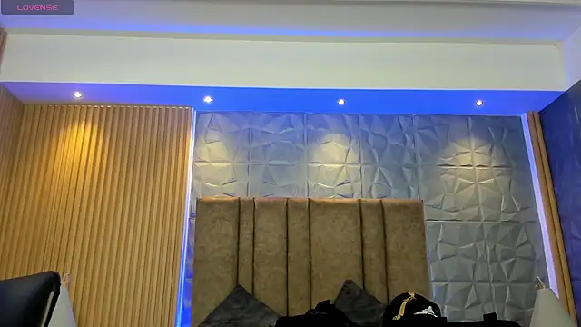 Snapshot of charlottewhitte chatting on 09/27/25, 12:21 charlottewhitte online show from 09/27/25, 12:21