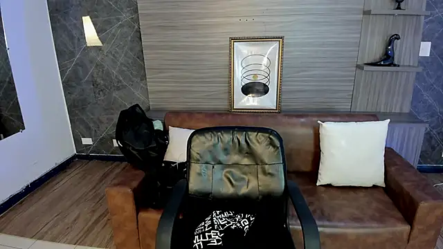 Snapshot of charlottewhitte chatting on 10/15/25, 11:21 charlottewhitte online show from 10/15/25, 11:21