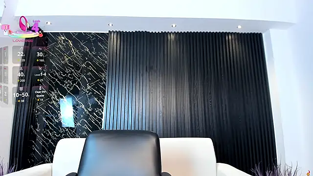 Snapshot of charlottewhitte chatting on 10/18/25, 12:28 charlottewhitte online show from 10/18/25, 12:28