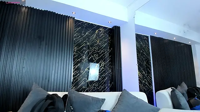 Snapshot of charlottewhitte chatting on 10/29/25, 11:45 charlottewhitte online show from 10/29/25, 11:45