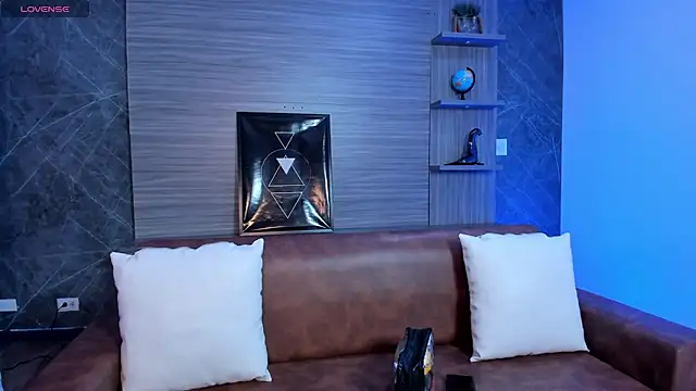 Snapshot of charlottewhitte chatting on 11/28/25, 11:57 charlottewhitte online show from 11/28/25, 11:57