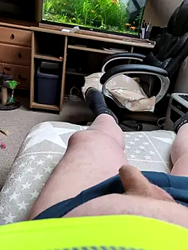 Snapshot of Mariomario0565 chatting on 10/24/25, 02:02 Mariomario0565 online show from 10/24/25, 02:02