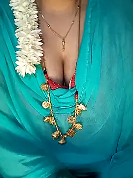 Snapshot of tuttifrutti17 chatting on 02/15/25, 06:01 tuttifrutti17 online show from 02/15/25, 06:01