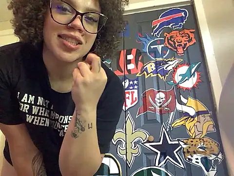 QueenNuttCollector online show from 06/11/26, 04:38