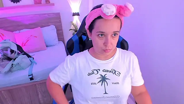 izaro22 online show from 09/30/25, 01:05