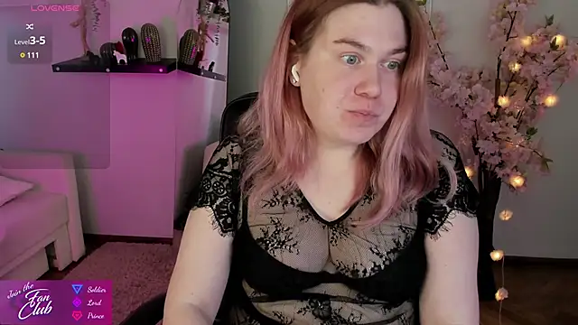 Snapshot of Nancy_Sun_ chatting on 03/22/25, 02:58 Nancy Sun online show from 03/22/25, 02:58