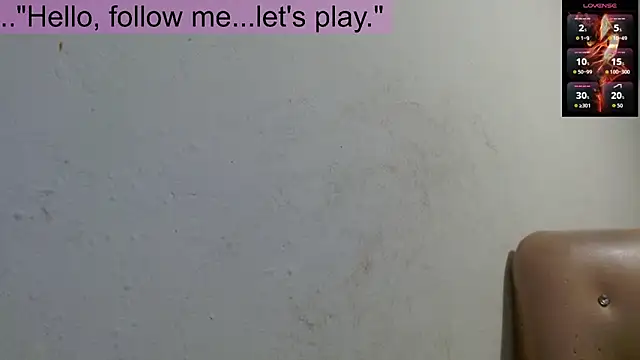 Snapshot of toxxxic_cams chatting on 10/05/25, 05:28 toxxxic cams online show from 10/05/25, 05:28