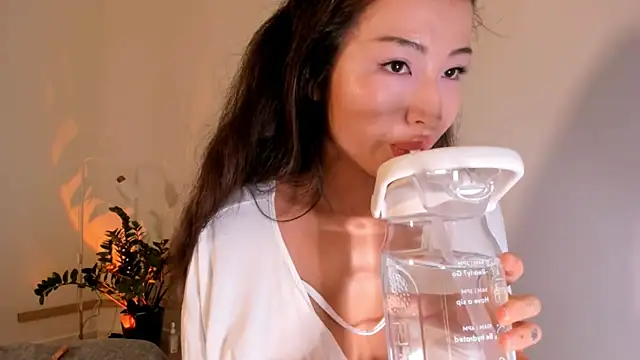 kawaii mia online show from 10/01/25, 04:46