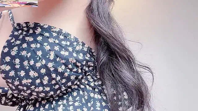 Snapshot of bejeni-sweet chatting on 03/11/25, 02:21 bejeni-sweet online show from 03/11/25, 02:21