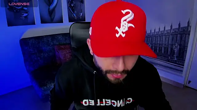 Snapshot of jhon_bear03 chatting on 10/31/25, 11:11 jhon bear03 online show from 10/31/25, 11:11