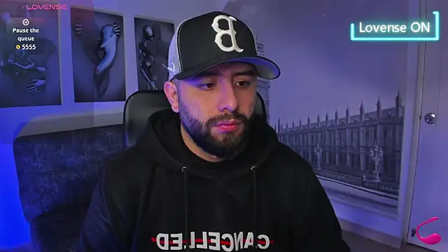 Snapshot of jhon_bear03 chatting on 11/12/25, 11:10 jhon bear03 online show from 11/12/25, 11:10