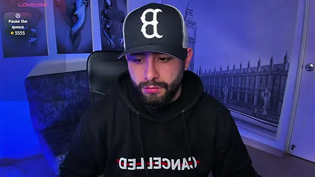 Snapshot of jhon_bear03 chatting on 11/18/25, 11:14 jhon bear03 online show from 11/18/25, 11:14