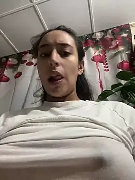 Snapshot of Vaiolet_a chatting on 12/06/24, 11:57 Vaiolet a online show from 12/06/24, 11:57