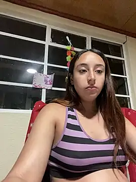 Snapshot of Vaiolet_a chatting on 12/12/24, 12:48 Vaiolet a online show from 12/12/24, 12:48