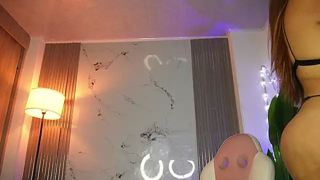 Snapshot of Vanesa_novvoa chatting on 10/28/25, 05:04 Vanesa novvoa online show from 10/28/25, 05:04