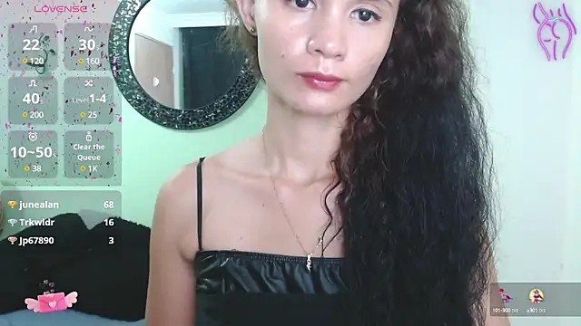 Sofia Franco  online show from 12/06/24, 01:29