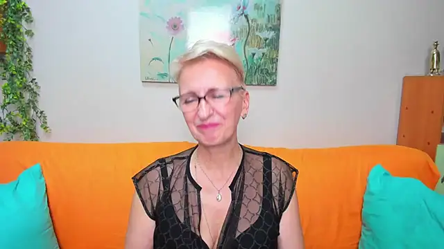 iamyourdream89 online show from 12/13/25, 07:53