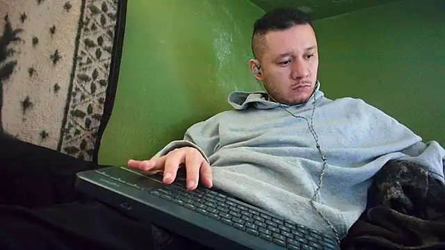 Snapshot of sweet_cock28 chatting on 01/20/25, 03:50 sweet cock28 online show from 01/20/25, 03:50