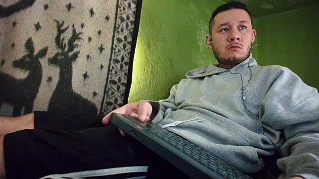 Snapshot of sweet_cock28 chatting on 01/25/25, 03:30 sweet cock28 online show from 01/25/25, 03:30