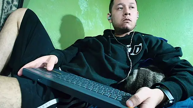 Snapshot of sweet_cock28 chatting on 02/03/25, 06:49 sweet cock28 online show from 02/03/25, 06:49