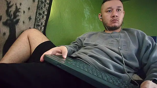 Snapshot of sweet_cock28 chatting on 02/08/25, 03:42 sweet cock28 online show from 02/08/25, 03:42