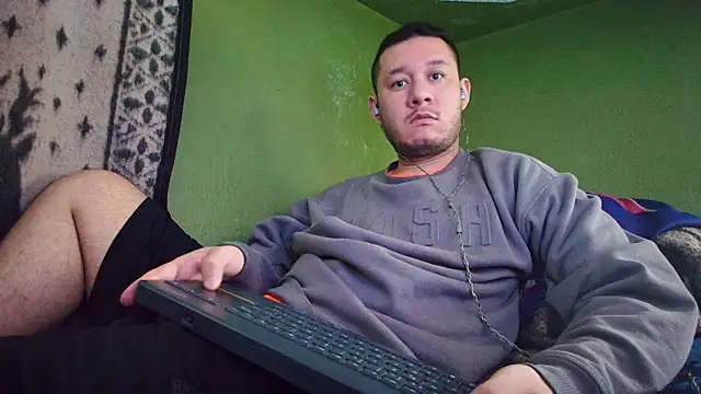 Snapshot of sweet_cock28 chatting on 02/20/25, 03:52 sweet cock28 online show from 02/20/25, 03:52