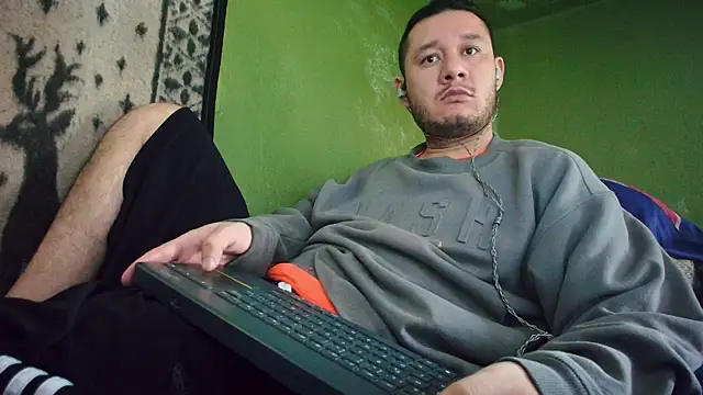 Snapshot of sweet_cock28 chatting on 02/22/25, 03:47 sweet cock28 online show from 02/22/25, 03:47