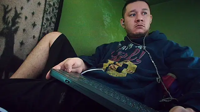 Snapshot of sweet_cock28 chatting on 02/24/25, 03:31 sweet cock28 online show from 02/24/25, 03:31