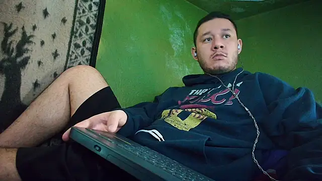 Snapshot of sweet_cock28 chatting on 02/26/25, 03:30 sweet cock28 online show from 02/26/25, 03:30