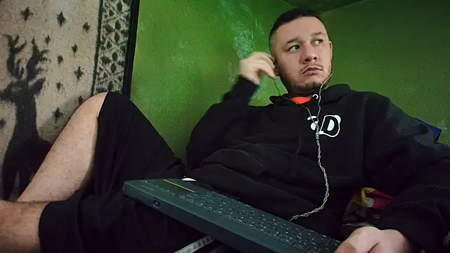 Snapshot of sweet_cock28 chatting on 03/08/25, 03:56 sweet cock28 online show from 03/08/25, 03:56