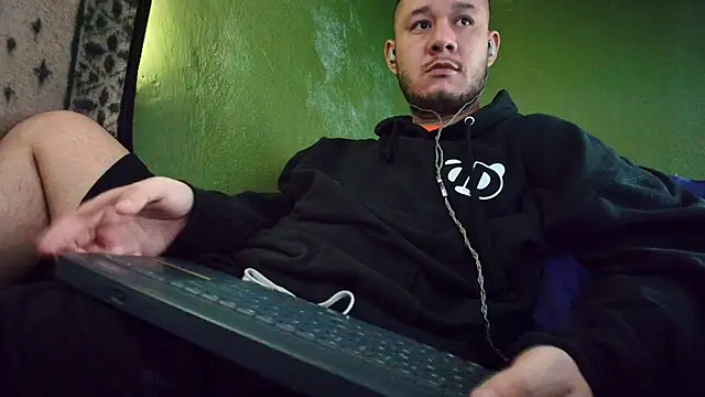 Snapshot of sweet_cock28 chatting on 03/09/25, 02:54 sweet cock28 online show from 03/09/25, 02:54