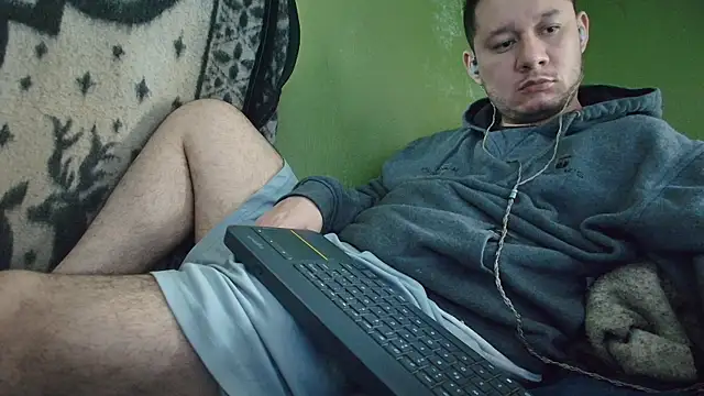 Snapshot of sweet_cock28 chatting on 09/30/25, 03:28 sweet cock28 online show from 09/30/25, 03:28