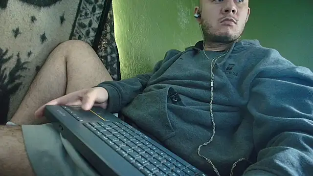 Snapshot of sweet_cock28 chatting on 10/05/25, 02:37 sweet cock28 online show from 10/05/25, 02:37