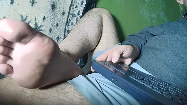 Snapshot of sweet_cock28 chatting on 10/12/25, 04:00 sweet cock28 online show from 10/12/25, 04:00