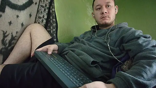 Snapshot of sweet_cock28 chatting on 10/14/25, 03:46 sweet cock28 online show from 10/14/25, 03:46