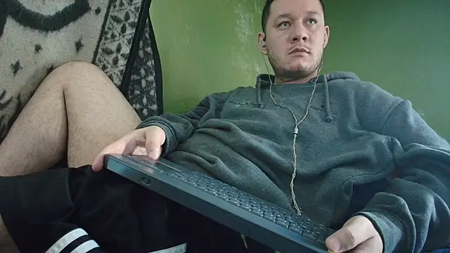 Snapshot of sweet_cock28 chatting on 10/22/25, 04:07 sweet cock28 online show from 10/22/25, 04:07