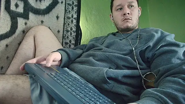 Snapshot of sweet_cock28 chatting on 11/01/25, 03:25 sweet cock28 online show from 11/01/25, 03:25