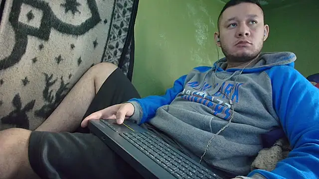 Snapshot of sweet_cock28 chatting on 11/12/25, 03:56 sweet cock28 online show from 11/12/25, 03:56