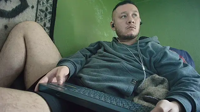 Snapshot of sweet_cock28 chatting on 11/30/25, 03:49 sweet cock28 online show from 11/30/25, 03:49