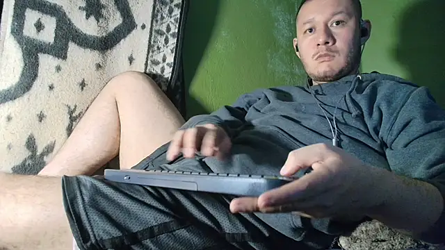 Snapshot of sweet_cock28 chatting on 12/02/25, 03:34 sweet cock28 online show from 12/02/25, 03:34