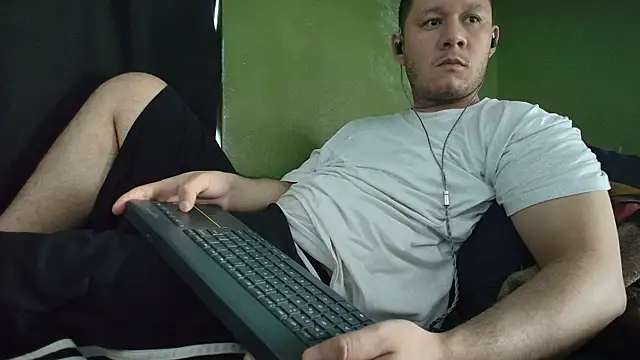 sweet cock28 online show from 07/25/26, 03:42