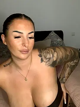 Mia-Bremer online show from 09/13/25, 07:46