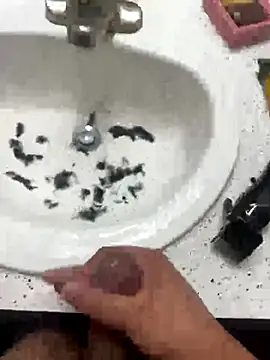 Snapshot of Asronrandon chatting on 10/19/25, 09:37 Asronrandon online show from 10/19/25, 09:37