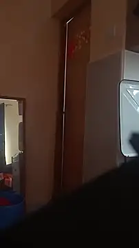 Snapshot of squirydol chatting on 11/02/25, 06:27 squirydol online show from 11/02/25, 06:27