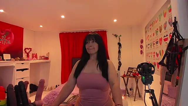 Snapshot of Sarah_teiku chatting on 06/17/26, 07:04 Sarah teiku online show from 06/17/26, 07:04