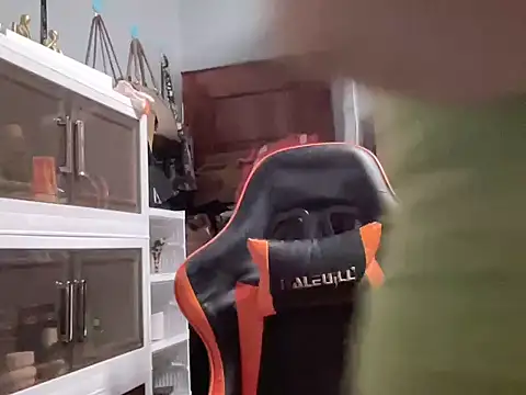 Snapshot of UrLove_Marga chatting on 11/04/25, 10:09 UrLove Marga online show from 11/04/25, 10:09