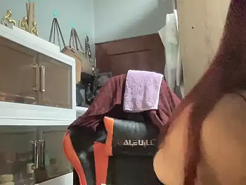 Snapshot of UrLove_Marga chatting on 11/17/25, 10:37 UrLove Marga online show from 11/17/25, 10:37